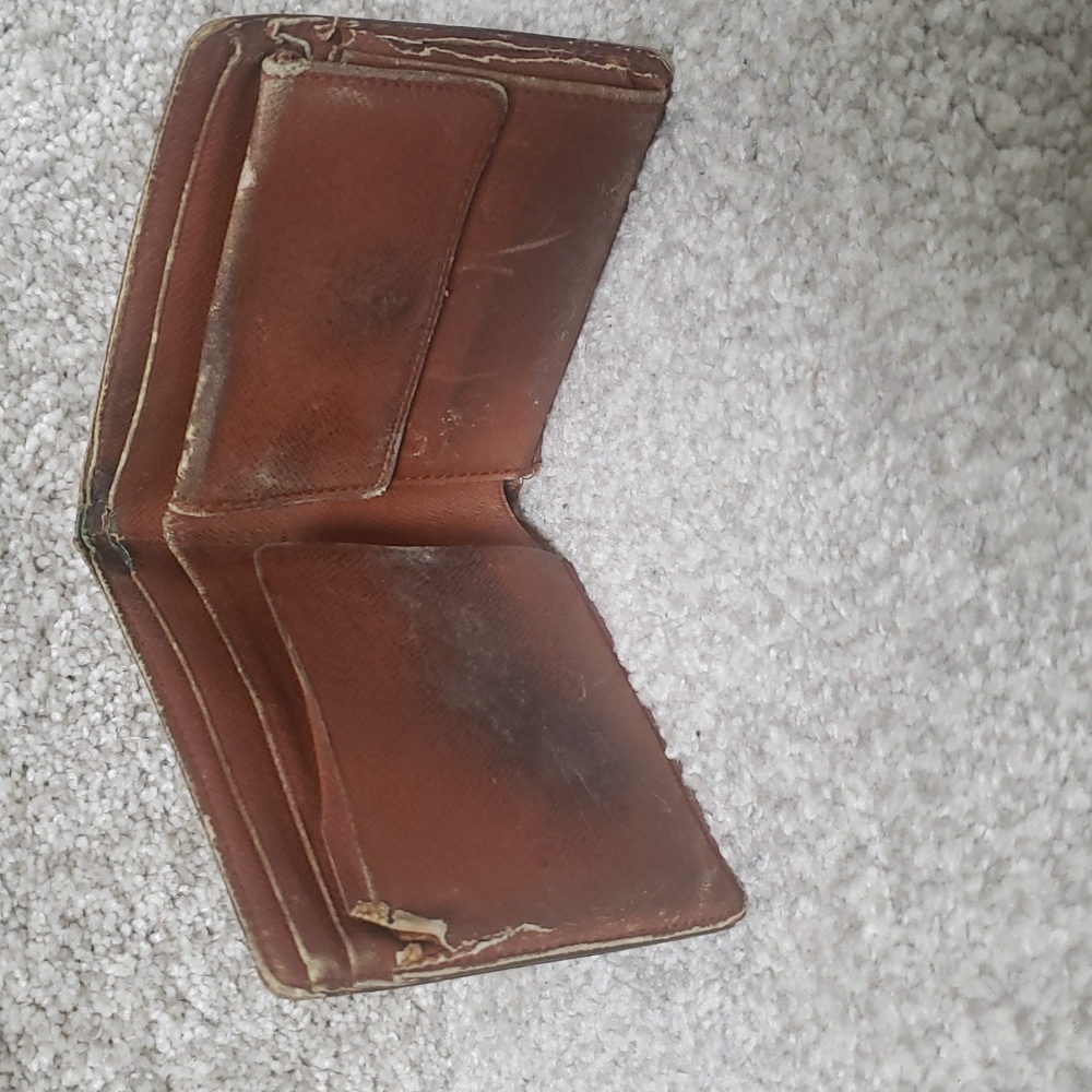 Louis Vuitton Monogram bifold wallet Authentic - Picture 6 of 8